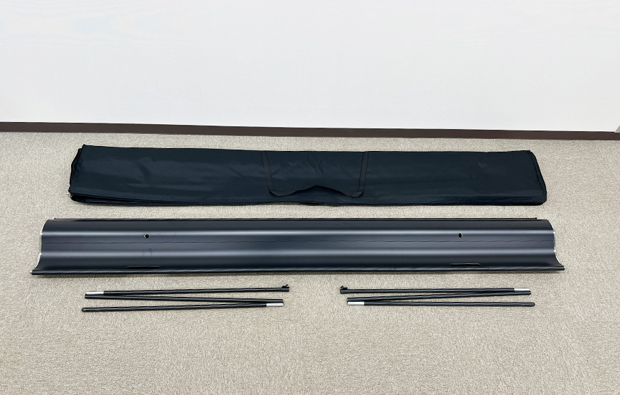 本体から支柱を取り出す画像