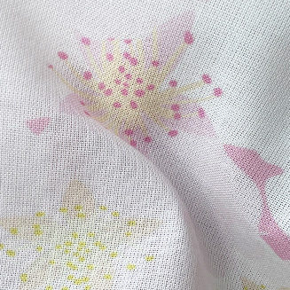 薄手の綿風ポリエステル生地でふんわりとした柔らかさが特徴