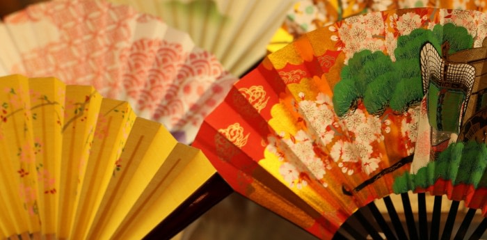 極 本鼈甲 透かし 扇子 べっ甲 扇子 本鼈甲